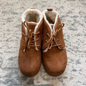 SO Chukka Boots Size 8.5